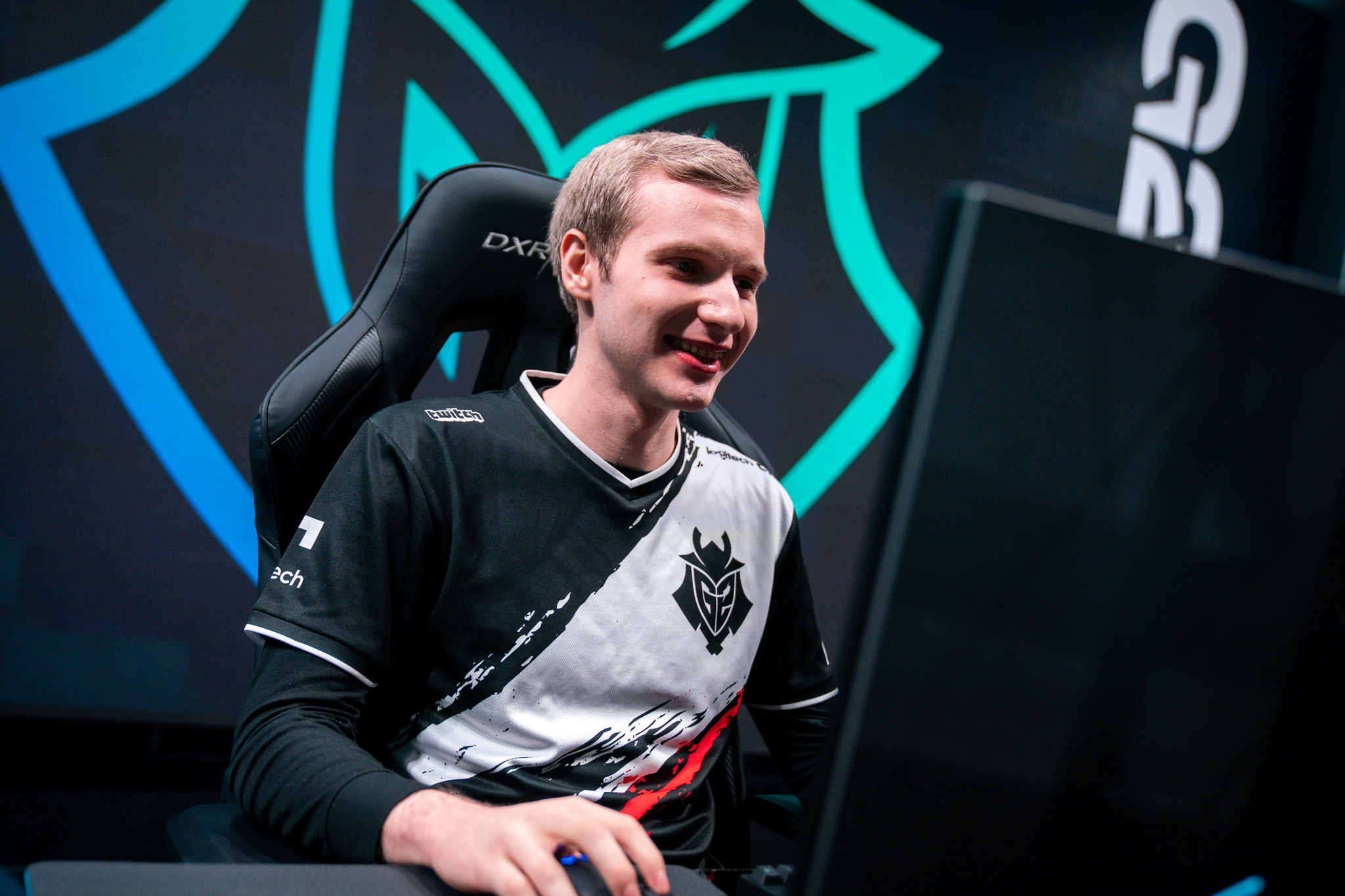 开云下载-FPX逆转GEN，Jankos打破历史纪录