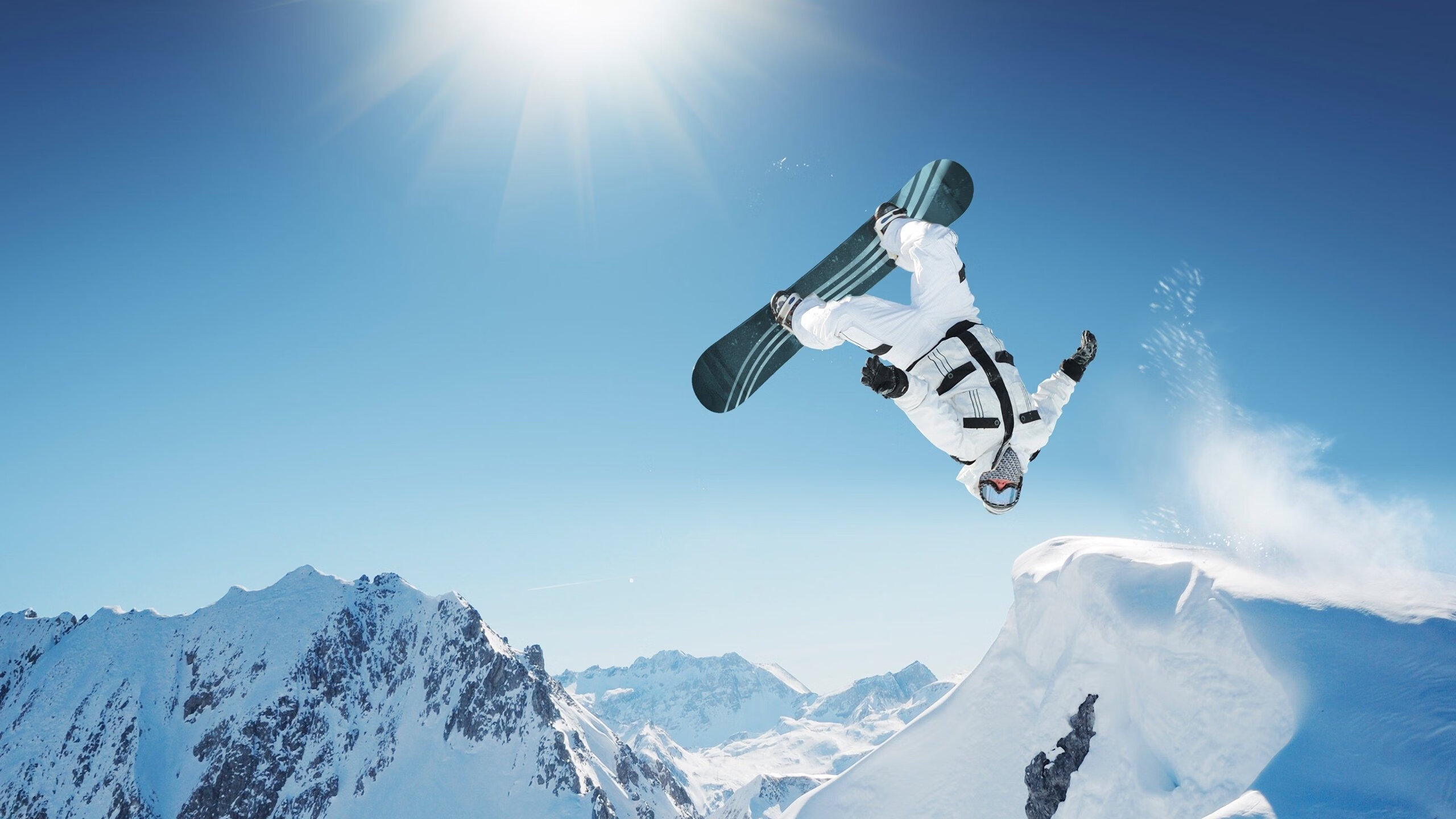 年度焦点之战之夜，拉文持续制造杀伤，书写传奇篇章